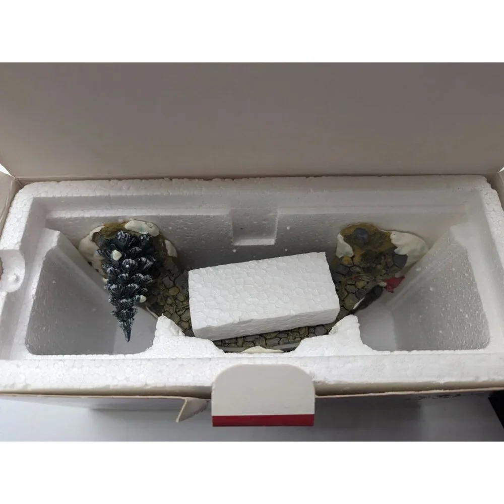 VTG Lemax Village Collection Olde Stone Bridge Polyresin Snow Scene